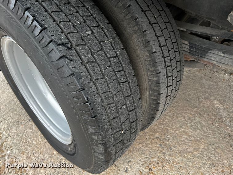 image for item DQ1954 2016 Chevrolet Silverado 3500HD  flatbed pickup truck