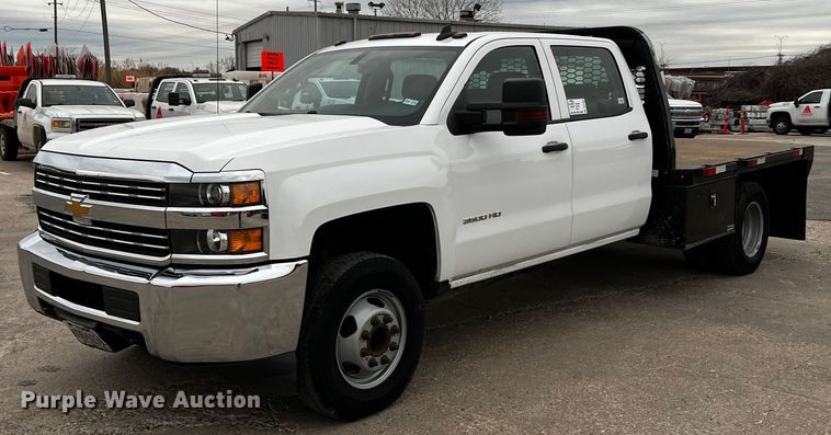 image for item DQ1956 2018 Chevrolet Silverado 3500HD  Crew Cab pickup truck