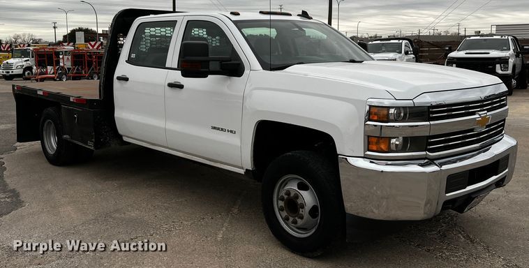 image for item DQ1956 2018 Chevrolet Silverado 3500HD  Crew Cab pickup truck