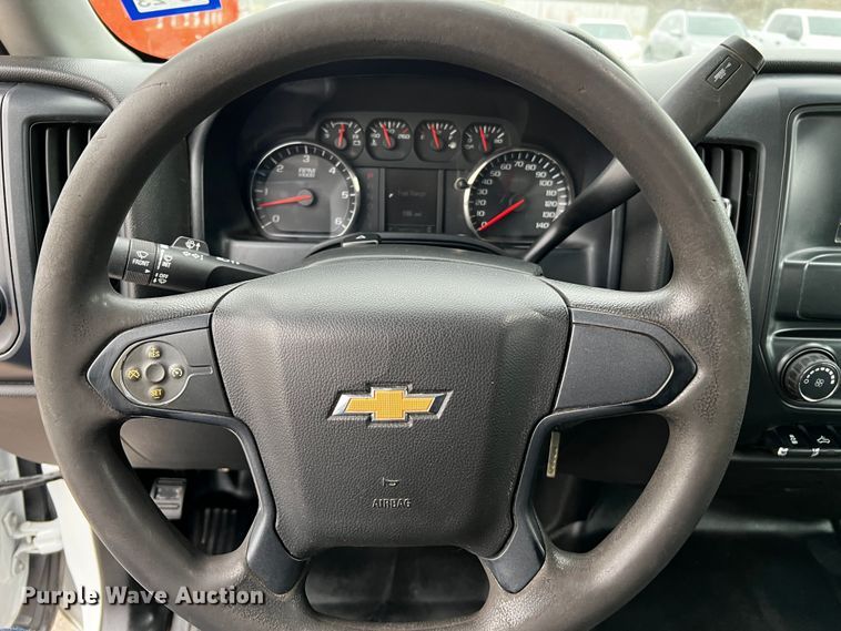 image for item DQ1956 2018 Chevrolet Silverado 3500HD  Crew Cab pickup truck