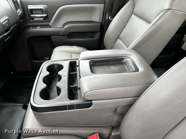 image for item DQ1956 2018 Chevrolet Silverado 3500HD  Crew Cab pickup truck