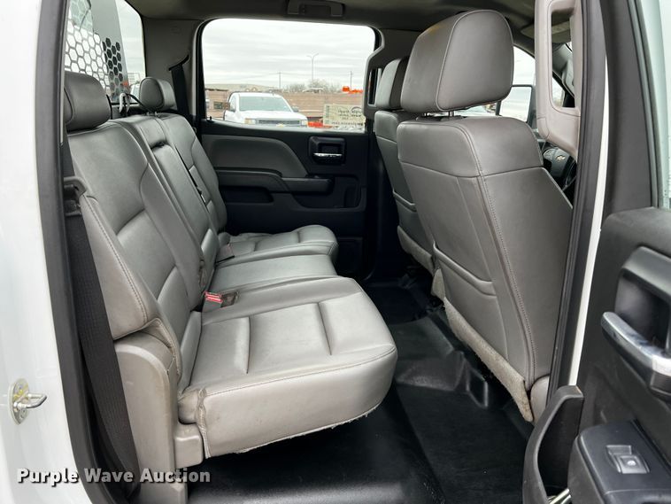 image for item DQ1956 2018 Chevrolet Silverado 3500HD  Crew Cab pickup truck