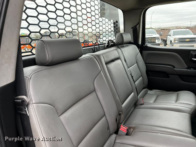 image for item DQ1956 2018 Chevrolet Silverado 3500HD  Crew Cab pickup truck