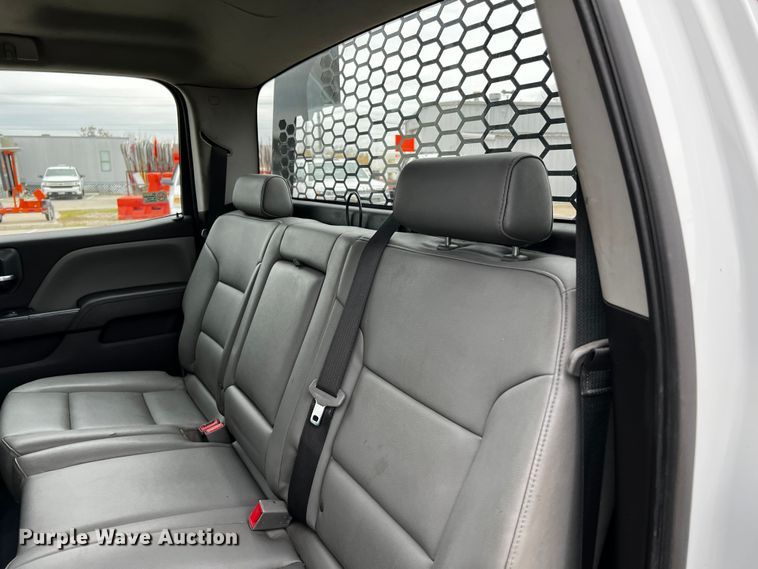 image for item DQ1956 2018 Chevrolet Silverado 3500HD  Crew Cab pickup truck