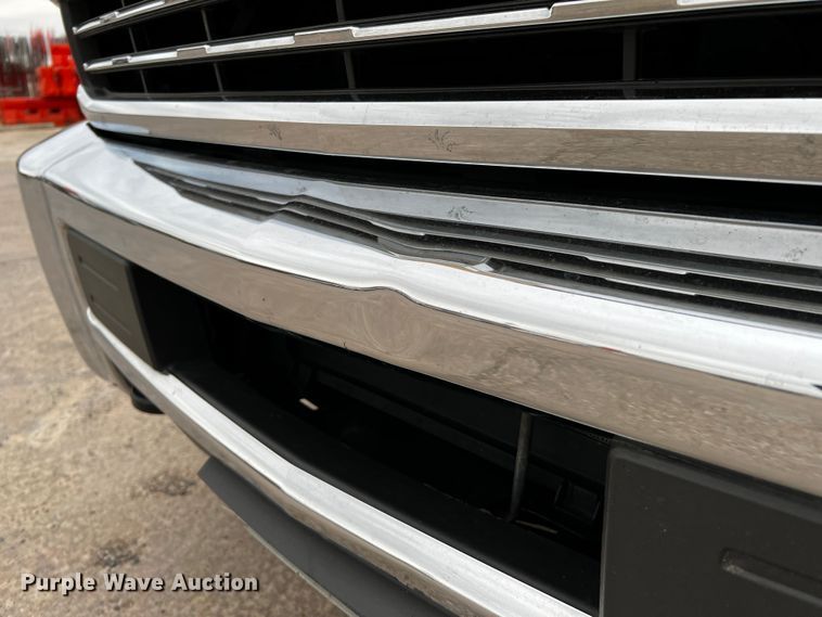 image for item DQ1956 2018 Chevrolet Silverado 3500HD  Crew Cab pickup truck