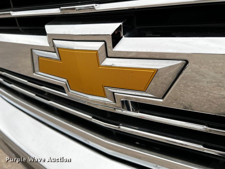 image for item DQ1956 2018 Chevrolet Silverado 3500HD  Crew Cab pickup truck