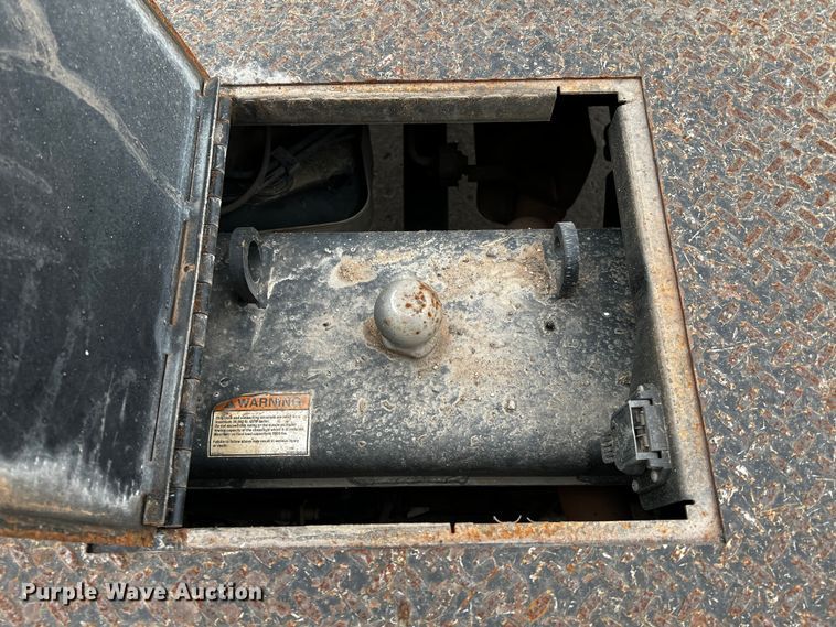 image for item DQ1956 2018 Chevrolet Silverado 3500HD  Crew Cab pickup truck