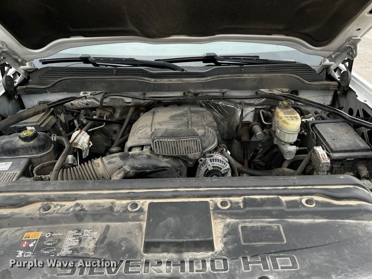 image for item DQ1956 2018 Chevrolet Silverado 3500HD  Crew Cab pickup truck