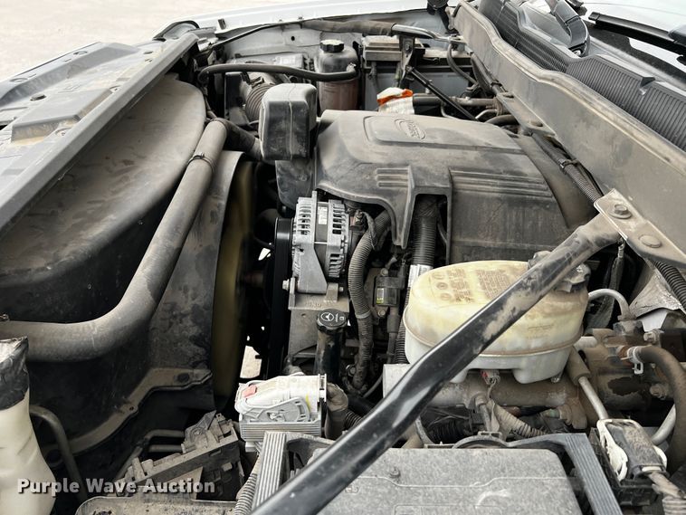 image for item DQ1956 2018 Chevrolet Silverado 3500HD  Crew Cab pickup truck