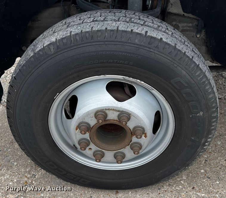 image for item DQ1956 2018 Chevrolet Silverado 3500HD  Crew Cab pickup truck