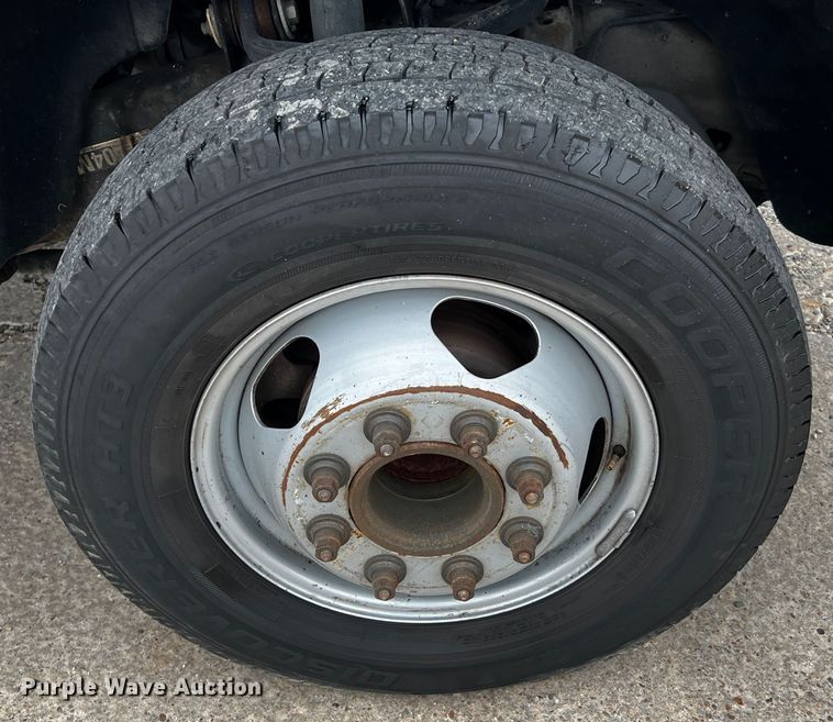 image for item DQ1956 2018 Chevrolet Silverado 3500HD  Crew Cab pickup truck