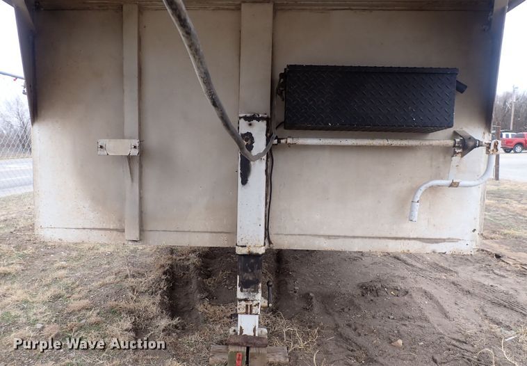 image for item DQ5024 2006 WW  enclosed cargo trailer