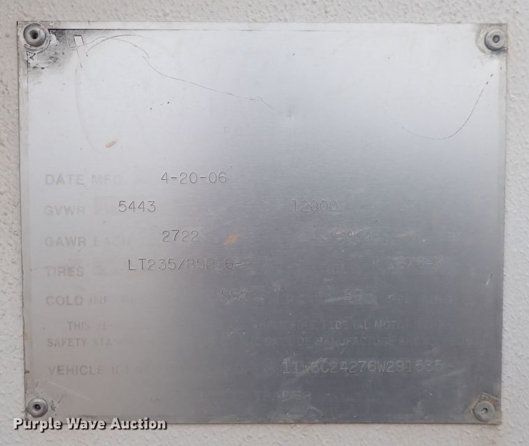 image for item DQ5024 2006 WW  enclosed cargo trailer