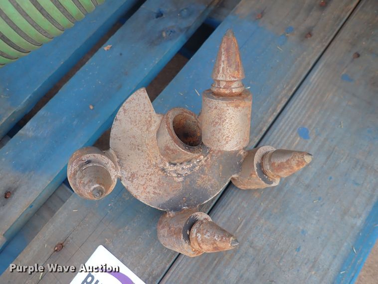 image for item DQ5075 Skid steer well drill