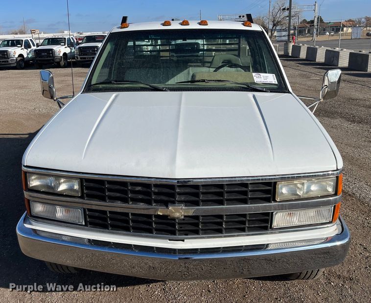 image for item DQ5096 1992 Chevrolet C3500  flatbed pickup truck