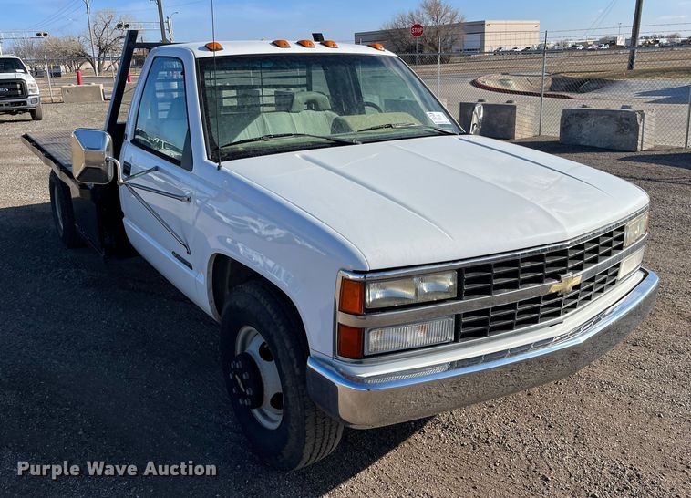 image for item DQ5096 1992 Chevrolet C3500  flatbed pickup truck