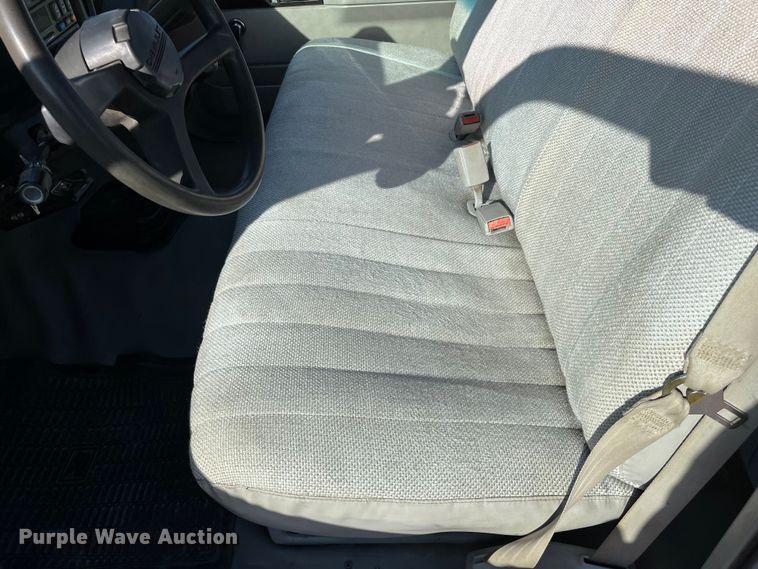 image for item DQ5096 1992 Chevrolet C3500  flatbed pickup truck