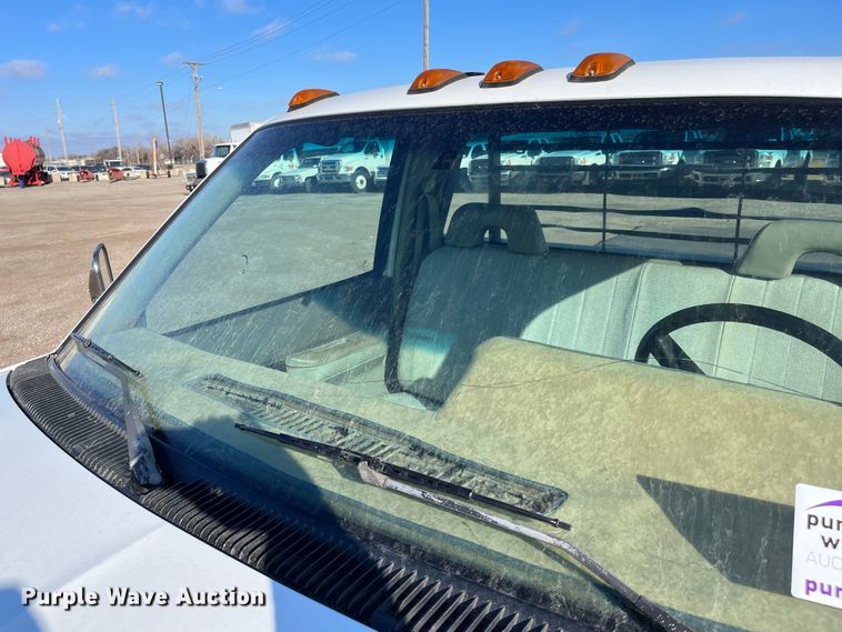 image for item DQ5096 1992 Chevrolet C3500  flatbed pickup truck