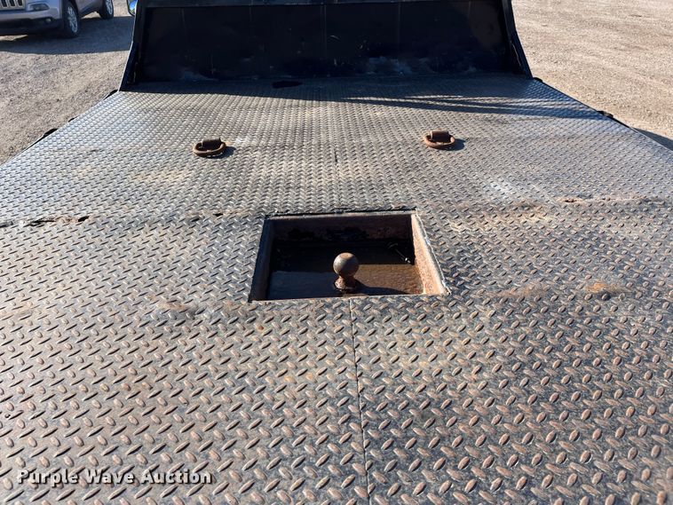 image for item DQ5096 1992 Chevrolet C3500  flatbed pickup truck