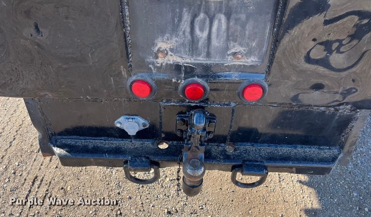 image for item DQ5096 1992 Chevrolet C3500  flatbed pickup truck