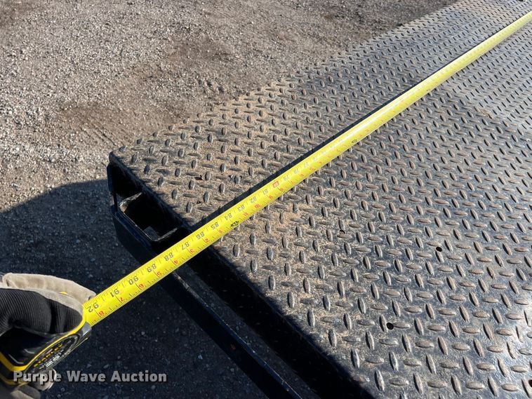 image for item DQ5096 1992 Chevrolet C3500  flatbed pickup truck