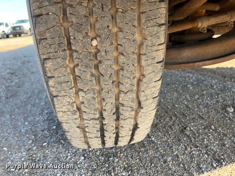 image for item DQ5096 1992 Chevrolet C3500  flatbed pickup truck