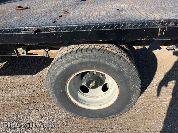 image for item DQ5096 1992 Chevrolet C3500  flatbed pickup truck