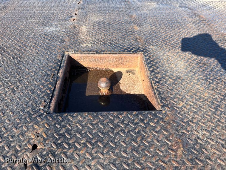 image for item DQ5096 1992 Chevrolet C3500  flatbed pickup truck