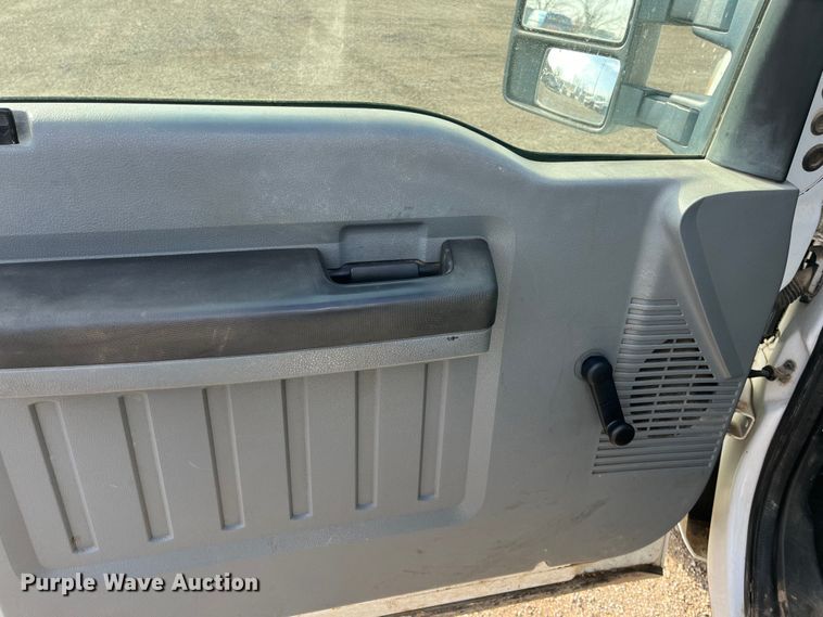 image for item DQ5097 2012 Ford F250 Super Duty  SuperCab pickup truck