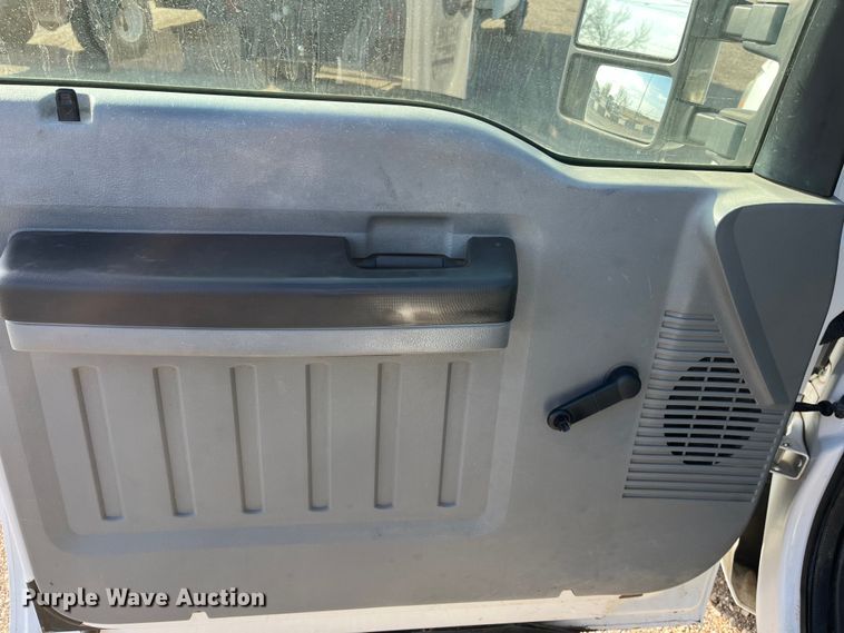 image for item DQ5099 2012 Ford F250 Super Duty  SuperCab pickup truck