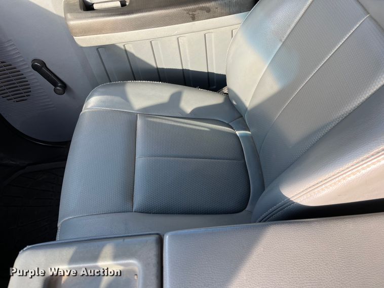 image for item DQ5100 2012 Ford F250 Super Duty  SuperCab pickup truck