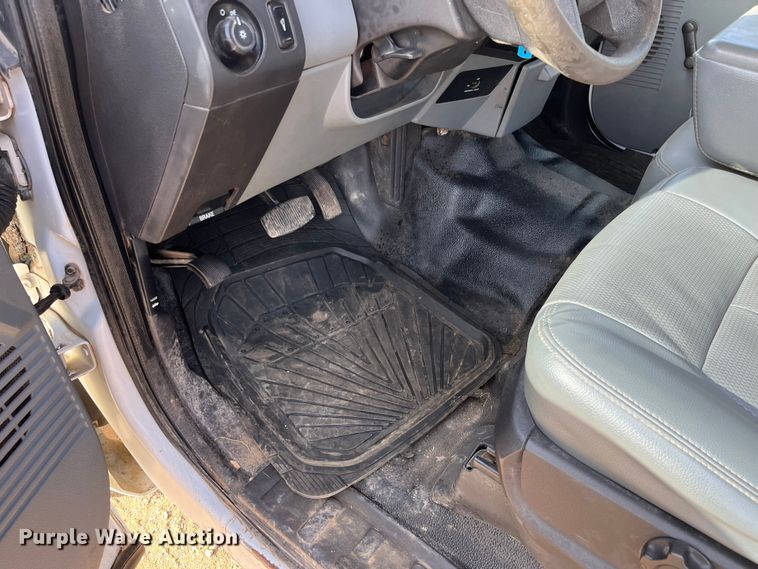 image for item DQ5100 2012 Ford F250 Super Duty  SuperCab pickup truck