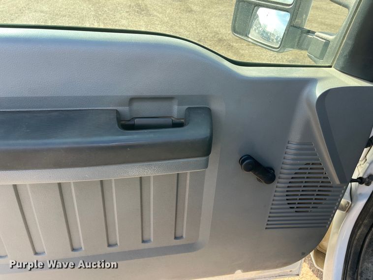 image for item DQ5101 2012 Ford F250 Super Duty  SuperCab pickup truck