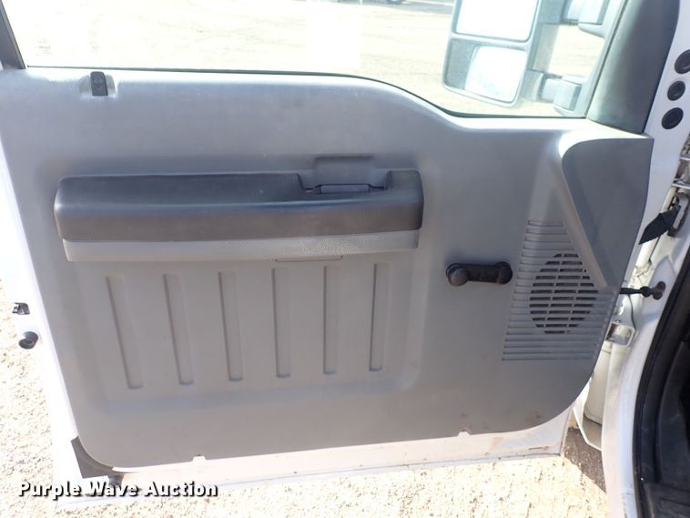 image for item DQ5102 2012 Ford F250 Super Duty  SuperCab pickup truck