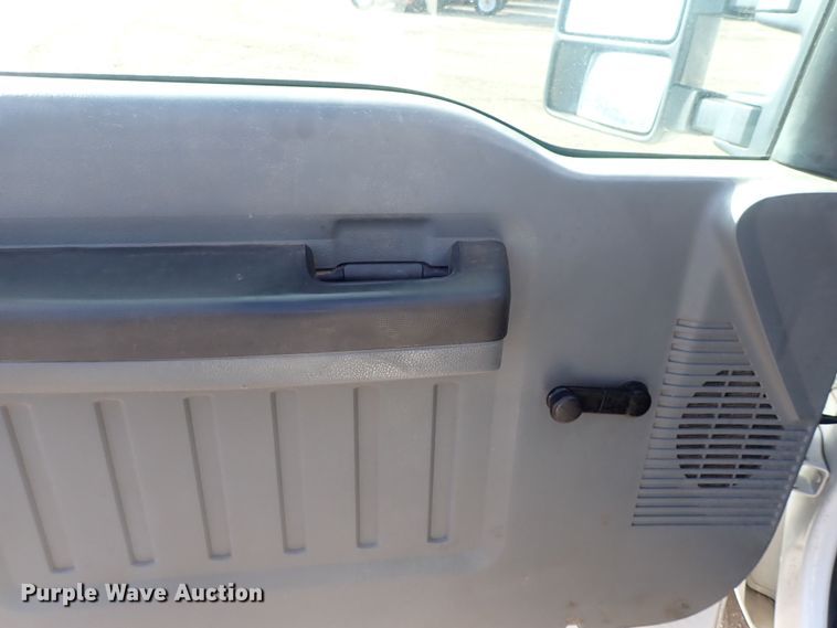 image for item DQ5102 2012 Ford F250 Super Duty  SuperCab pickup truck