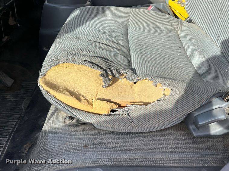 image for item DQ5119 1999 Isuzu NPR  dump flatbed truck