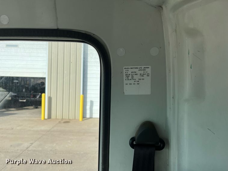 image for item DQ5119 1999 Isuzu NPR  dump flatbed truck