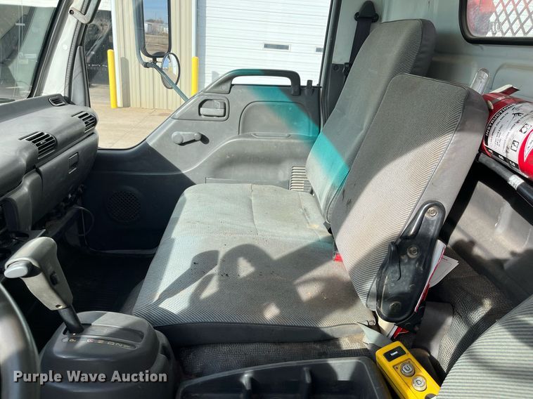 image for item DQ5119 1999 Isuzu NPR  dump flatbed truck