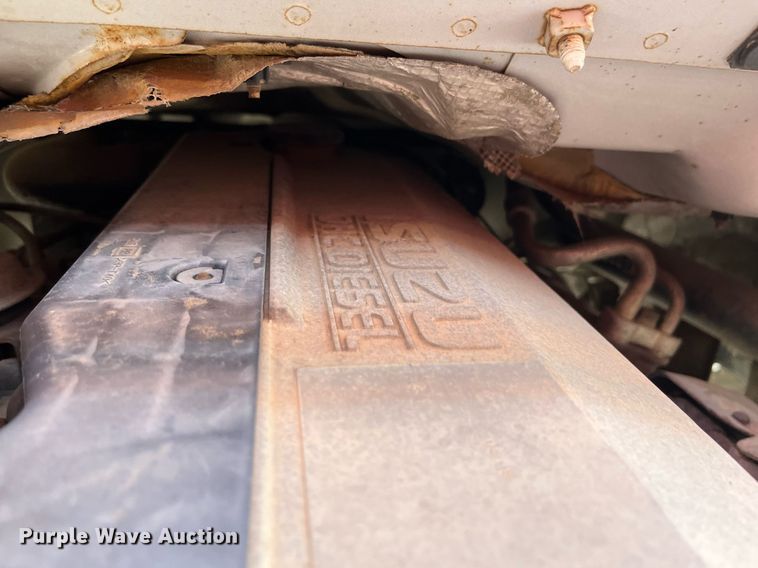 image for item DQ5119 1999 Isuzu NPR  dump flatbed truck