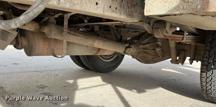 image for item DQ5119 1999 Isuzu NPR  dump flatbed truck