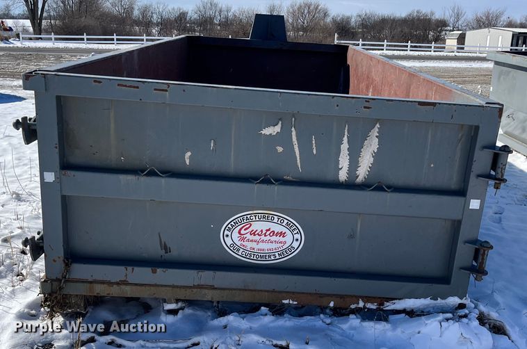 image for item DR7437 Roll-off dumpster