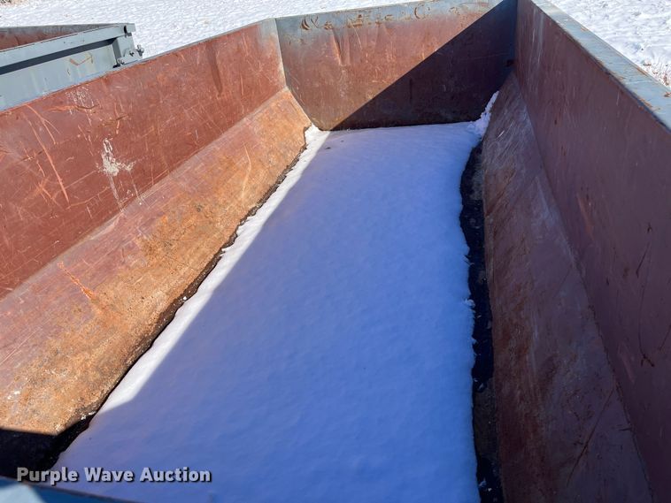 image for item DR7437 Roll-off dumpster