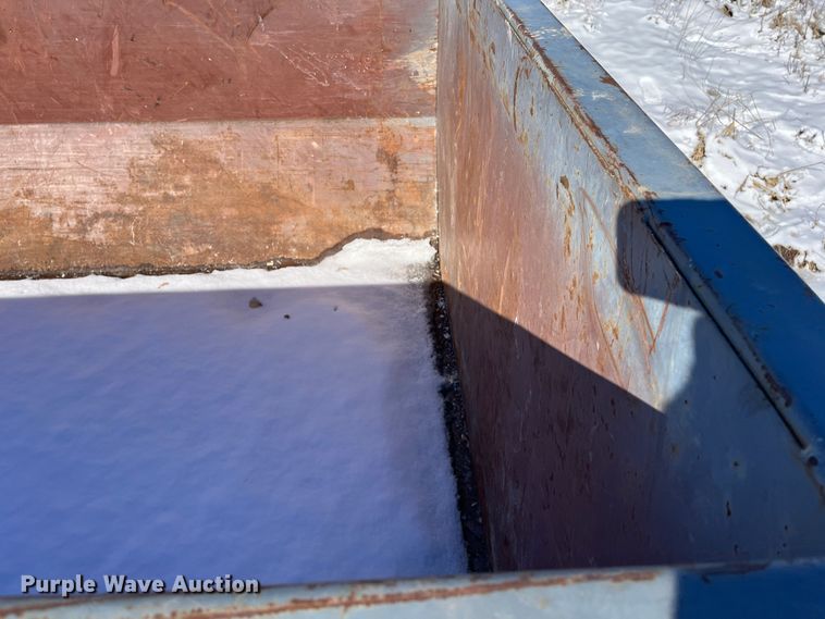 image for item DR7437 Roll-off dumpster