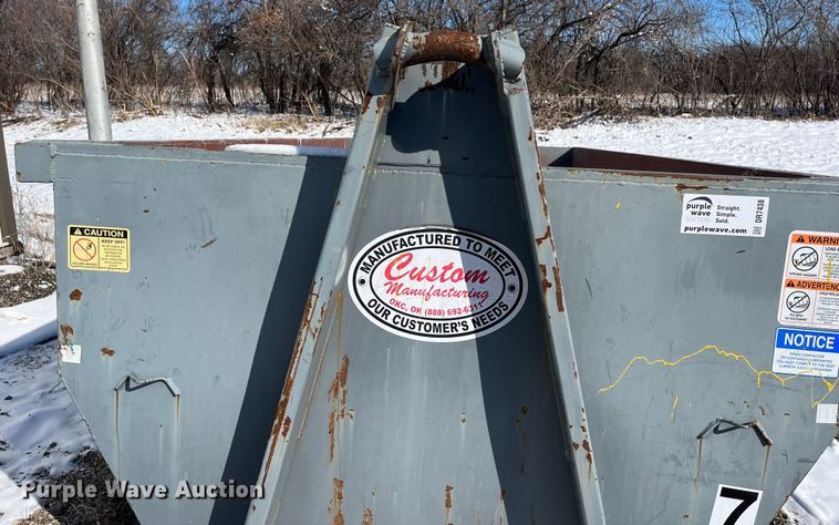 image for item DR7438 Roll-off dumpster