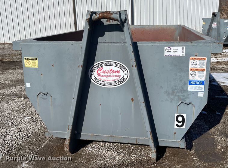 image for item DR7439 Roll-off dumpster
