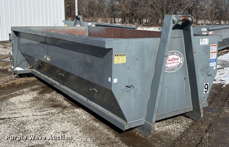 image for item DR7439 Roll-off dumpster