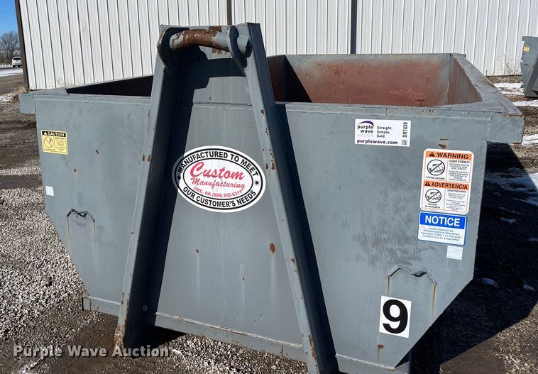image for item DR7439 Roll-off dumpster