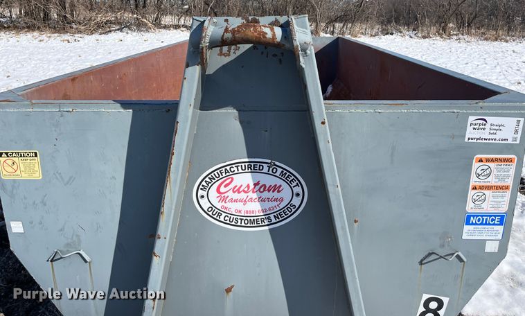 image for item DR7440 Roll-off dumpster
