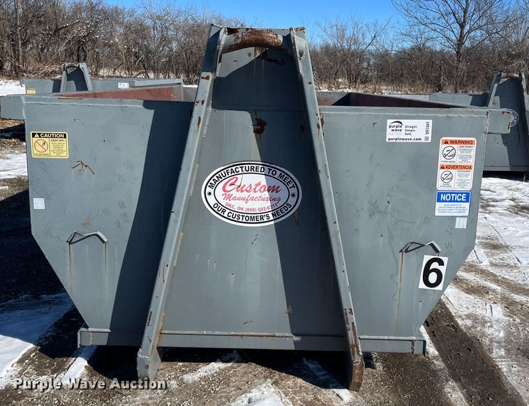 image for item DR7441 Roll-off dumpster