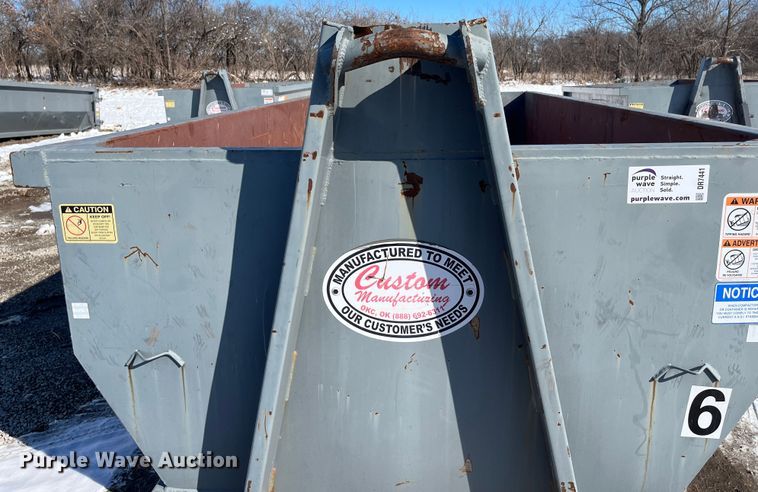 image for item DR7441 Roll-off dumpster